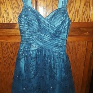 Size 5, M X I, formal glitter party dress